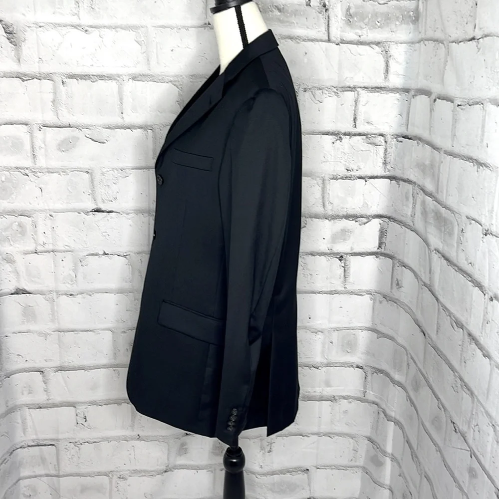 Burberry Men's Black Three-Button Wool Blazer